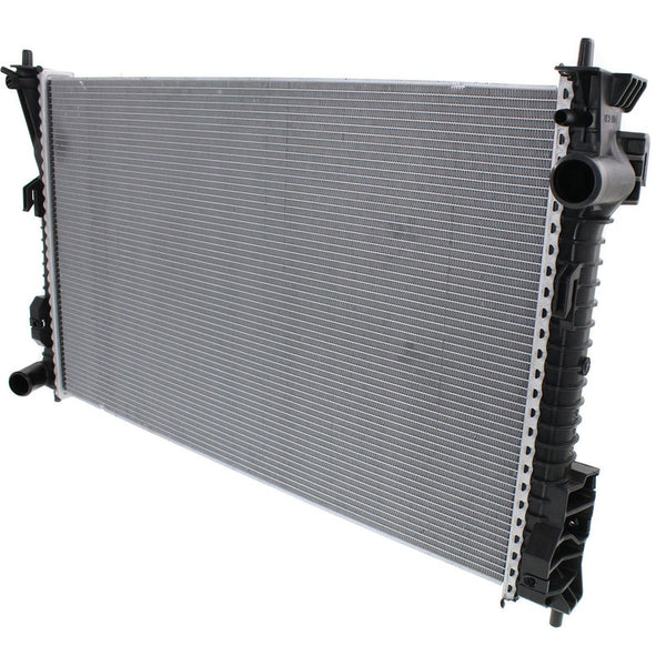 Taurus 13-19 Radiador, 3.5l, (police, W/ Engine Oil Cooler)