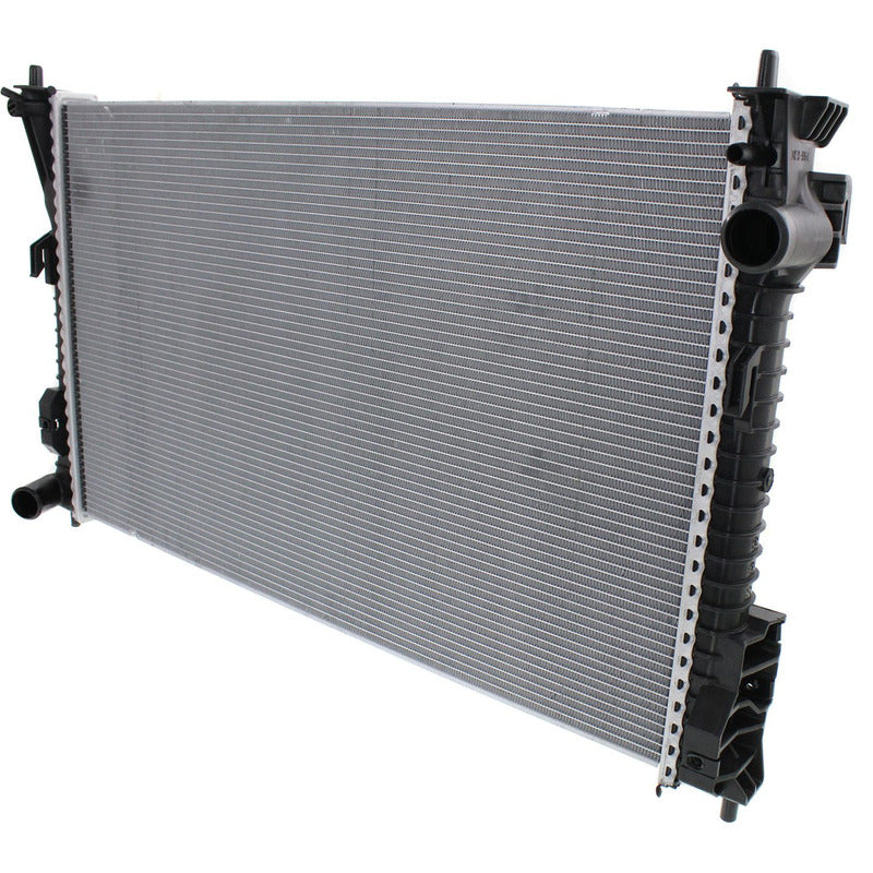 Taurus 13-19 Radiador, 3.5l, (police, W/ Engine Oil Cooler)